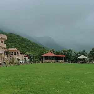 Kanj Holiday Hill & **** Udaipur